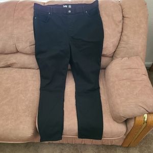 Lee black faux button and zip pull on jeans 20w